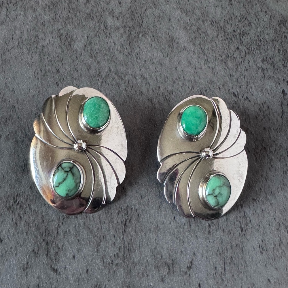 Sterling Silver Navajo Disc Signed Tim Guerro 2 Green Turquoise stone Earrings